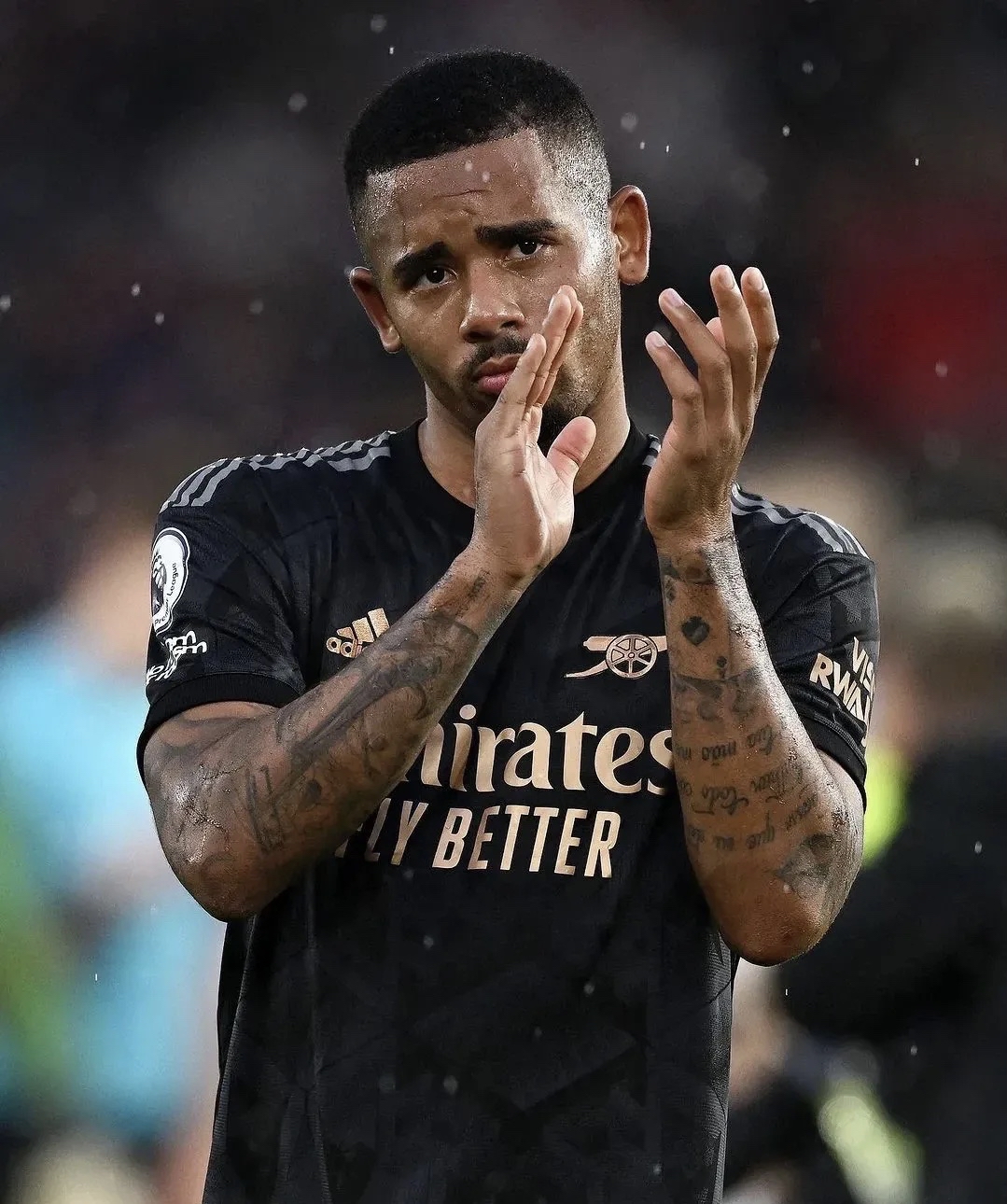 巴西队长承认扭伤膝盖或无法参加国际比赛的简单介绍